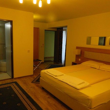 Pensiunea Blanca Reghin Room photo