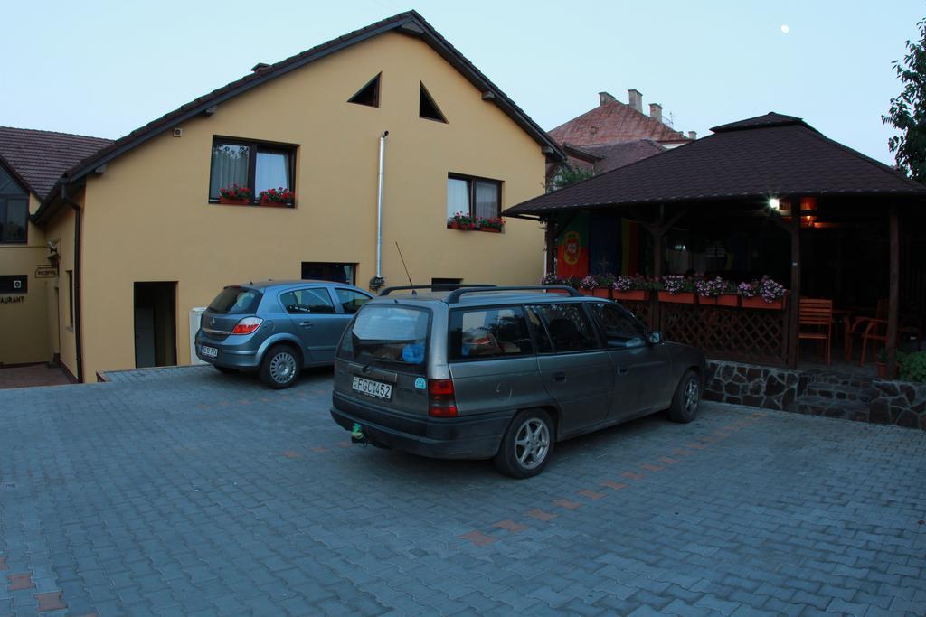 Pensiunea Blanca Reghin Exterior photo