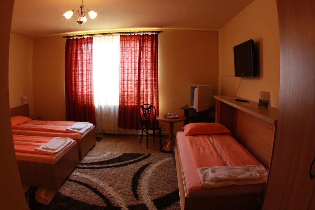Pensiunea Blanca Reghin Room photo