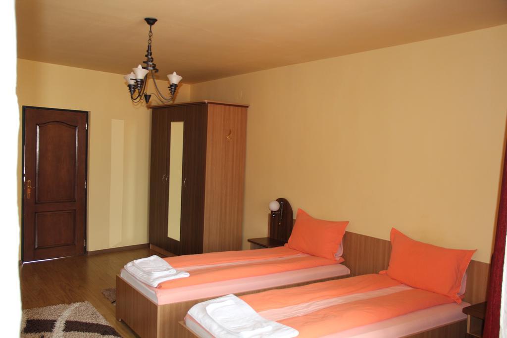 Pensiunea Blanca Reghin Room photo